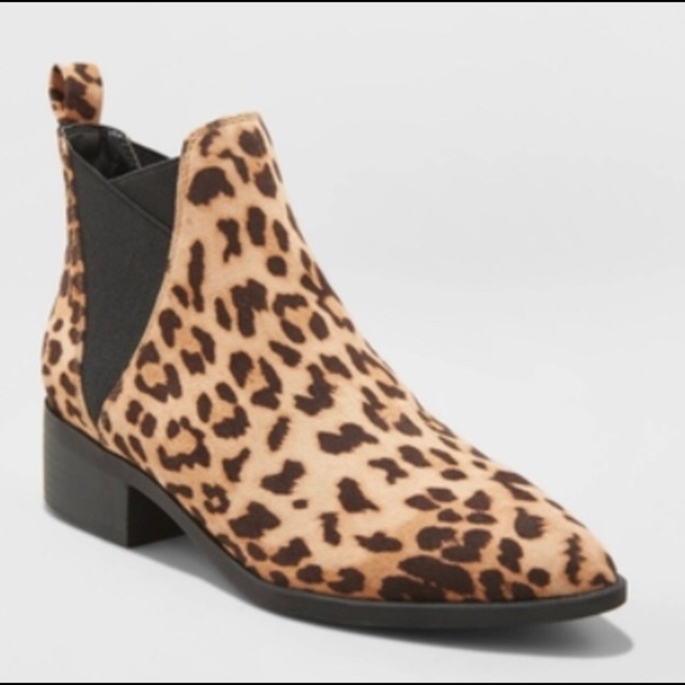 Krista Suede Chelsea Cheetah Leopard Booties 7.5